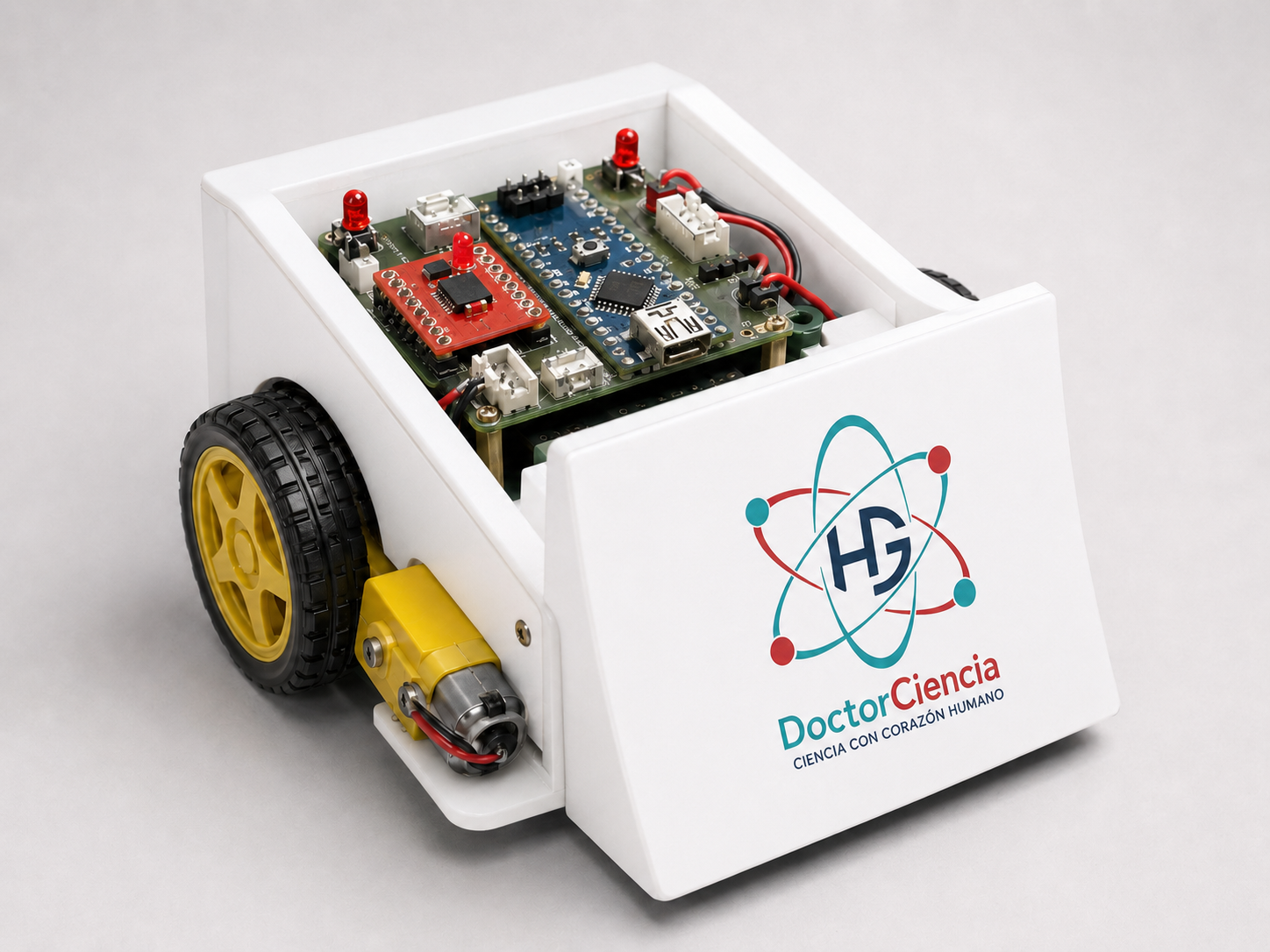 Robot m&oacute;vil DoctorCiencia con placa ESP32, driver de motores y LEDs para proyectos juveniles de rob&oacute;tica.